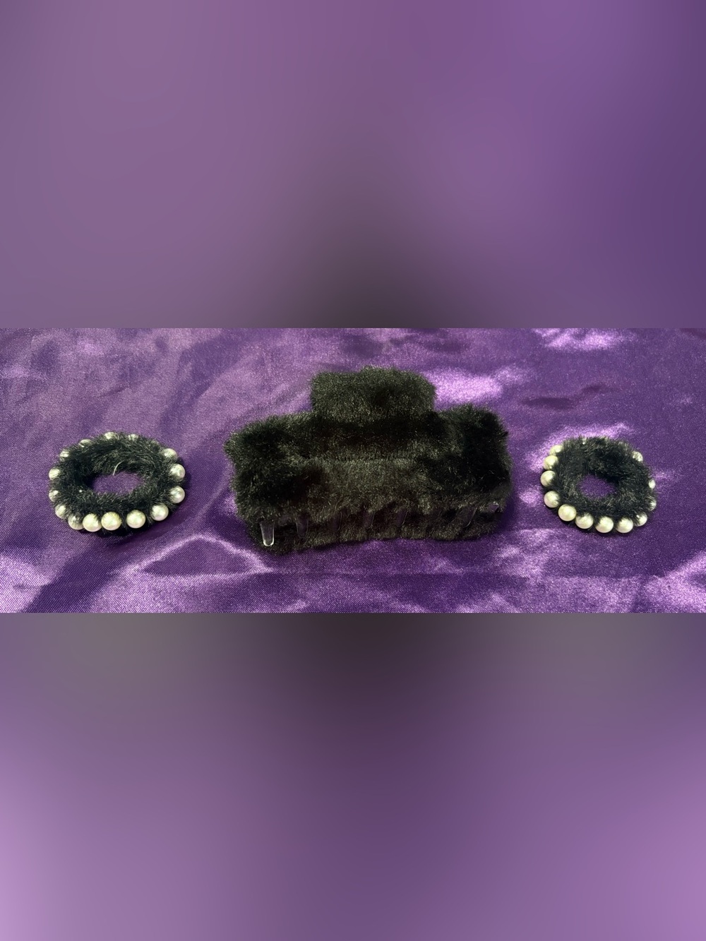 Black Faux Fur Hair Claw with 2 Pearl hair ties ‼️FREE  with Bundles‼️